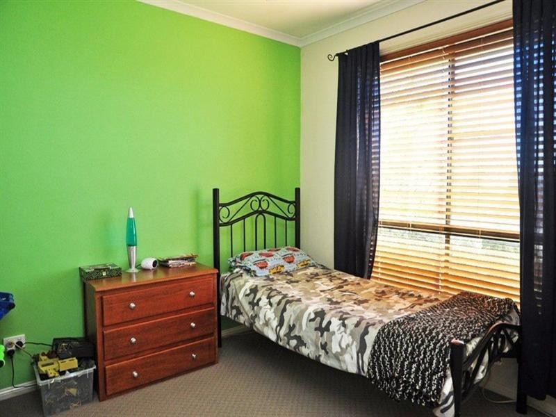 18 Spencer Street, Harristown QLD 4350