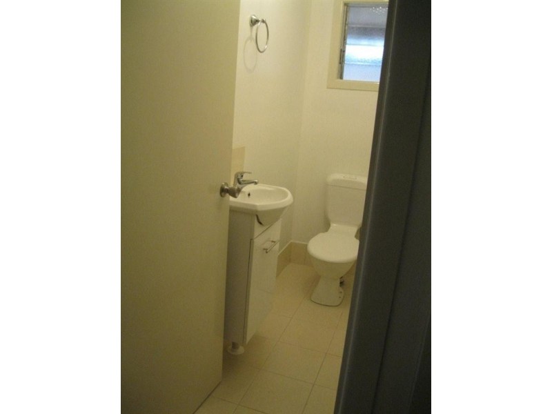 18 Loch Street, Centenary Heights QLD 4350