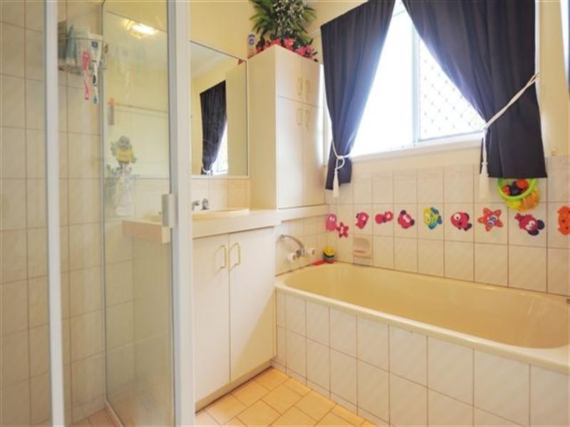 42 Redwood Street, Newtown QLD 4350