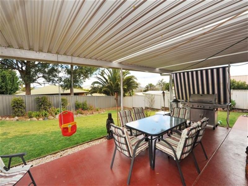 42 Redwood Street, Newtown QLD 4350
