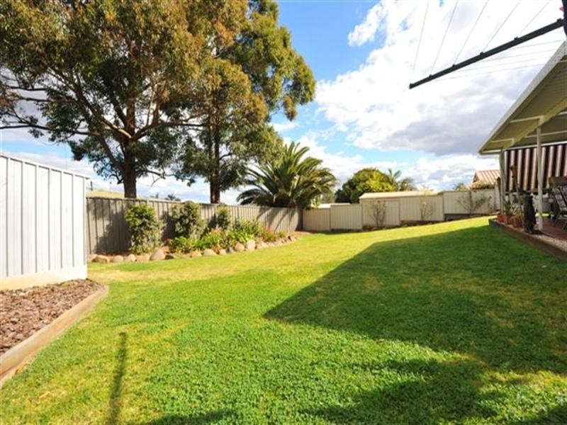 42 Redwood Street, Newtown QLD 4350