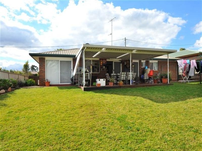 42 Redwood Street, Newtown QLD 4350