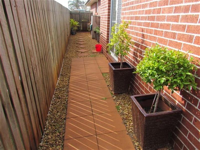 6 Gainsborough Drive, Glenvale QLD 4350