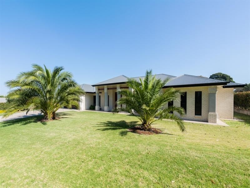 14 McLachlan Drive, Highfields QLD 4352