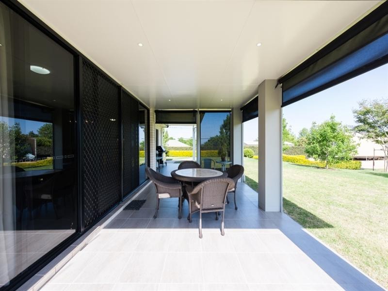 14 McLachlan Drive, Highfields QLD 4352