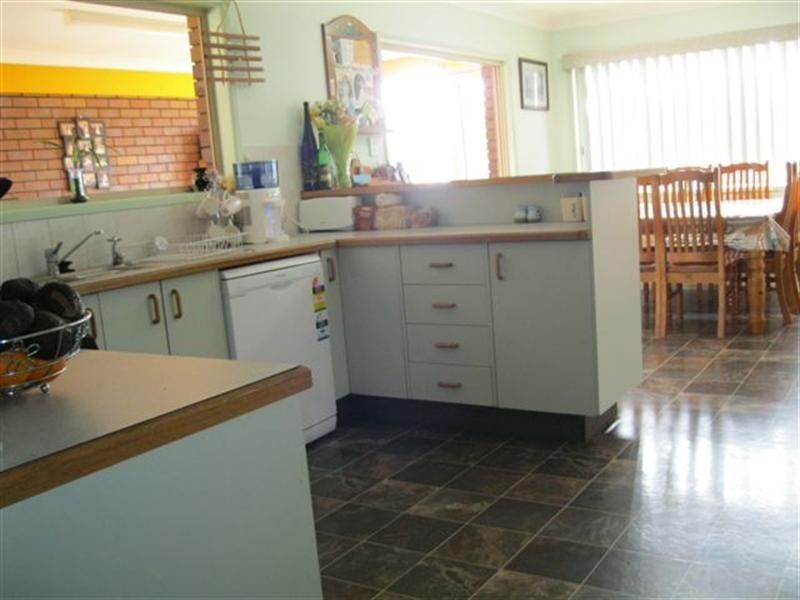 12 Paull Street, Wilsonton QLD 4350