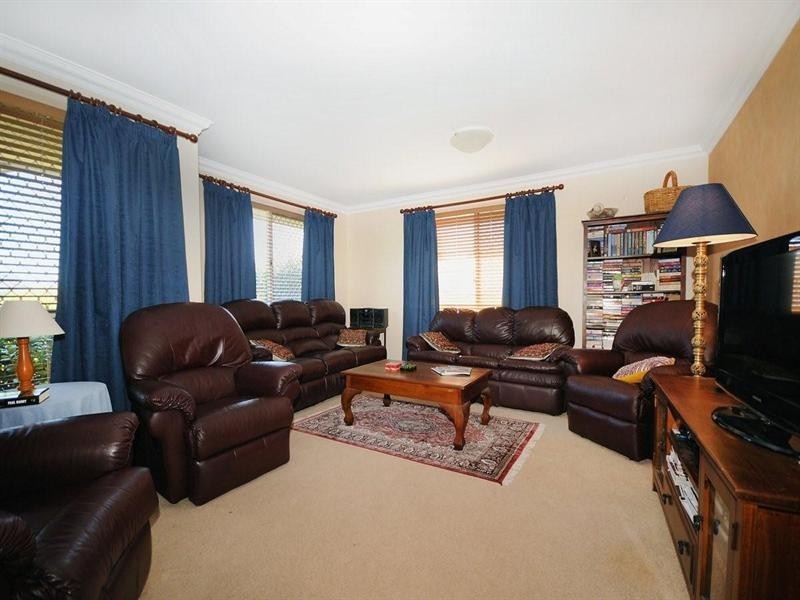 14 Scullin Street, Middle Ridge QLD 4350