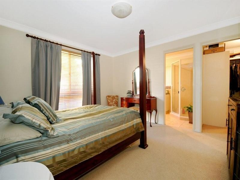 14 Scullin Street, Middle Ridge QLD 4350
