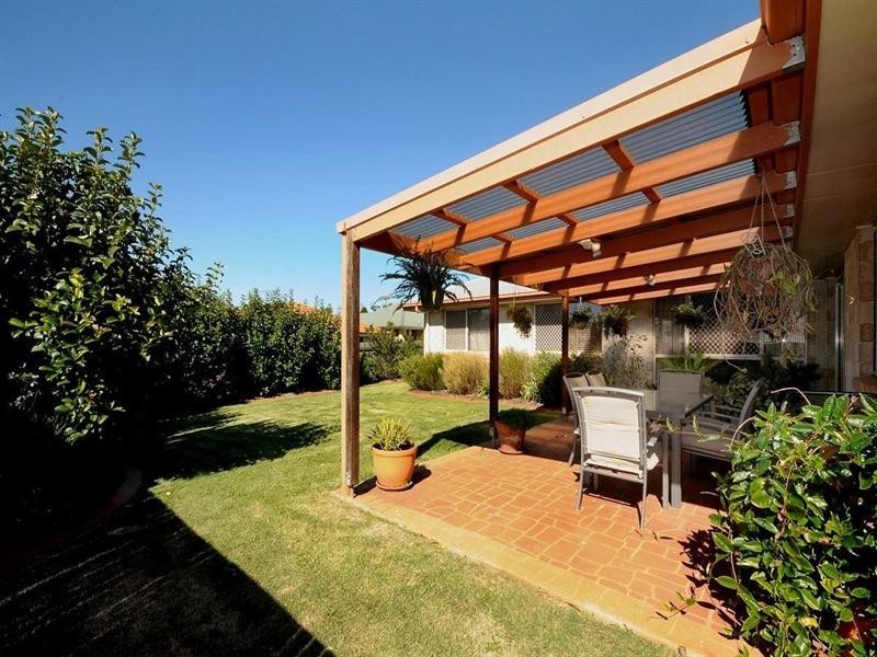 14 Scullin Street, Middle Ridge QLD 4350