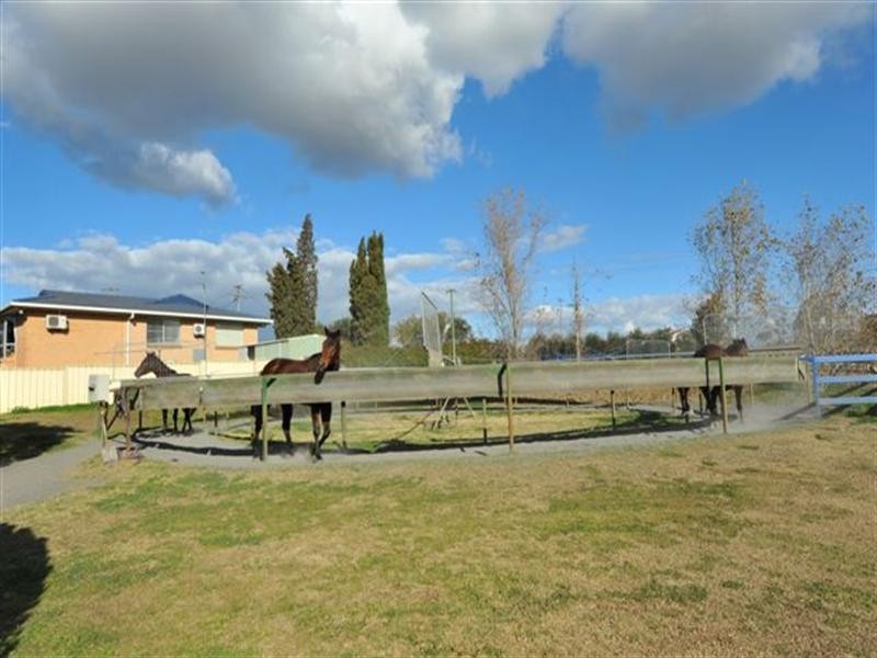 35 Euston Road, Glenvale QLD 4350