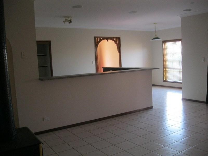 54 Bouganvillea Drive, Middle Ridge QLD 4350