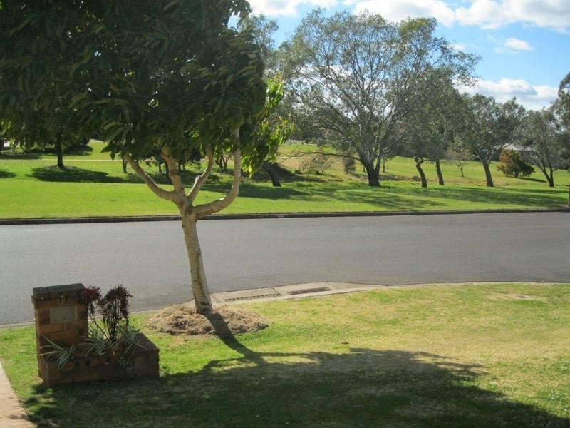 54 Bouganvillea Drive, Middle Ridge QLD 4350