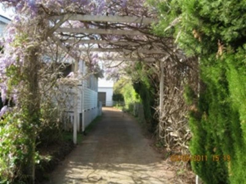 245 Herries Street, Newtown QLD 4350