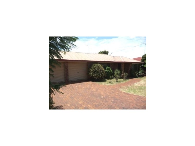 348 West Street, Kearneys Spring QLD 4350