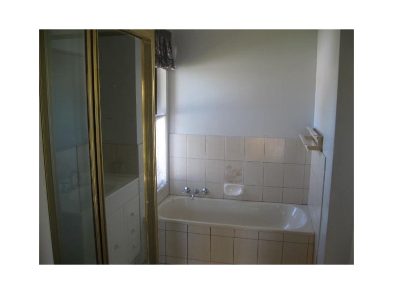 348 West Street, Kearneys Spring QLD 4350