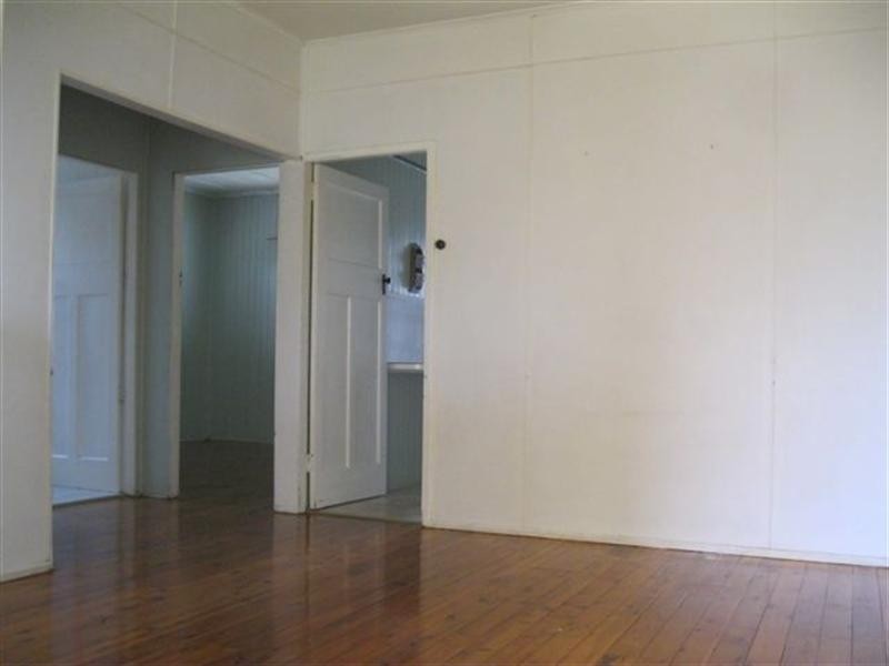 341 West Street, Harristown QLD 4350