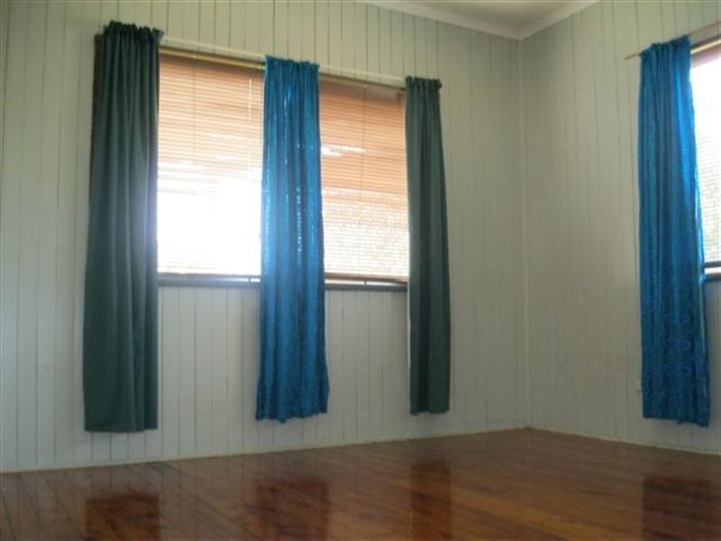 341 West Street, Harristown QLD 4350