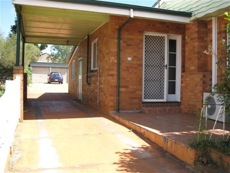 109 Anzac Avenue, Newtown QLD 4350