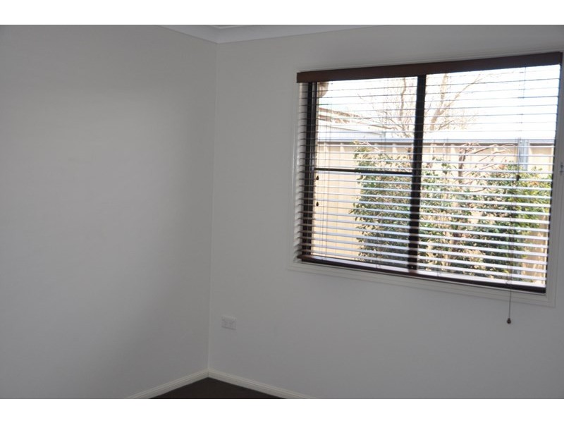 8 Clara Street, Highfields QLD 4352