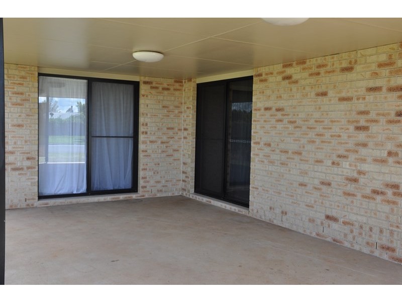 8 Clara Street, Highfields QLD 4352