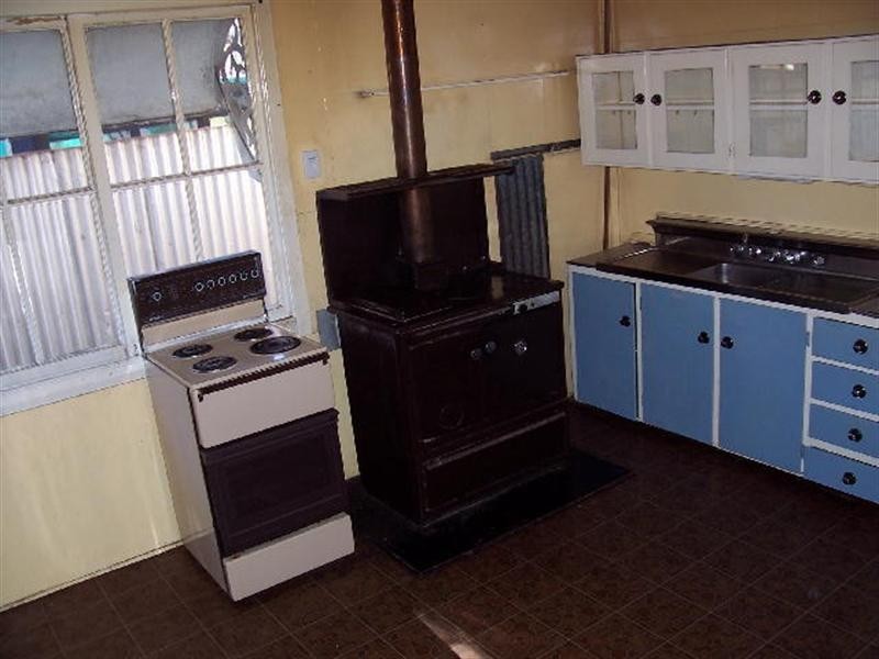 16 Gordon Street, North Toowoomba QLD 4350