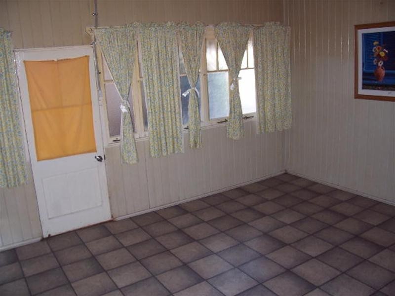 16 Gordon Street, North Toowoomba QLD 4350