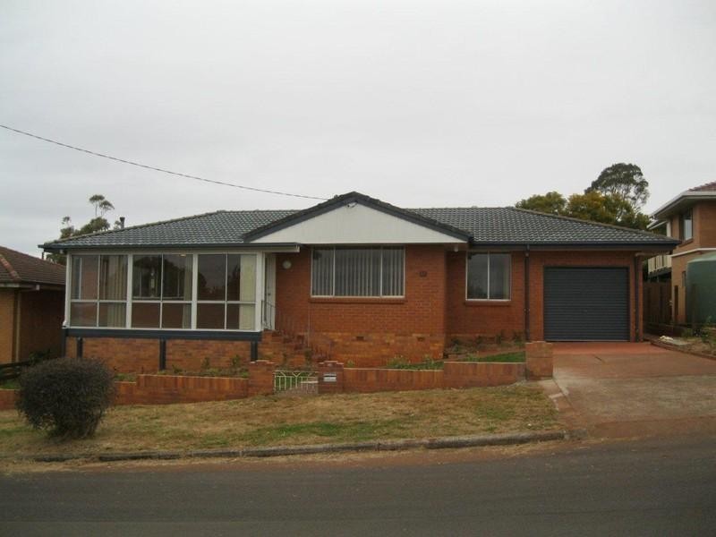 18 Loch Street, Centenary Heights QLD 4350