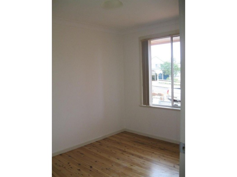 18 Loch Street, Centenary Heights QLD 4350