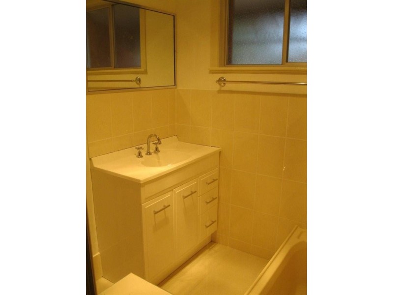 18 Loch Street, Centenary Heights QLD 4350