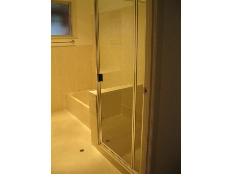 18 Loch Street, Centenary Heights QLD 4350