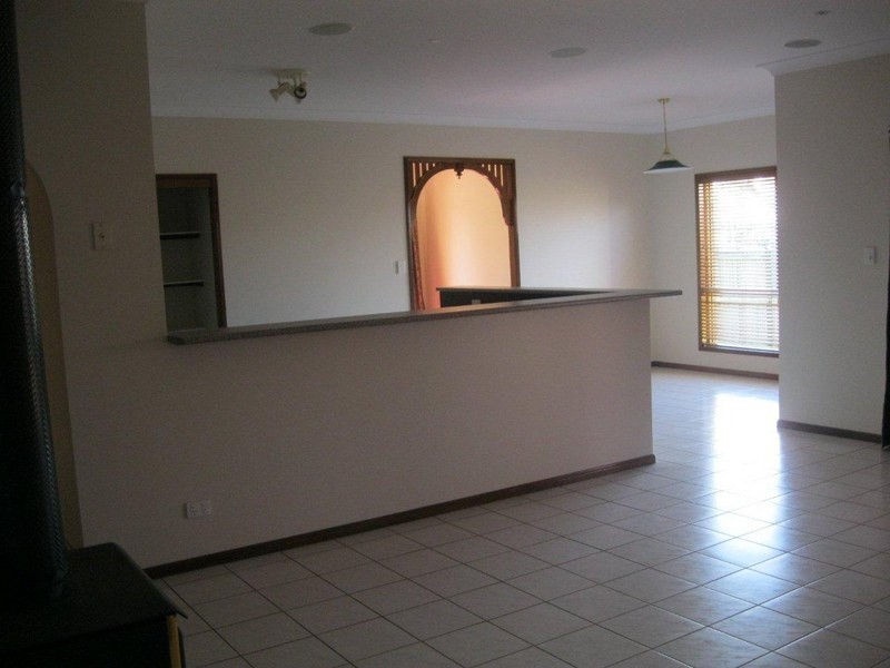 54 Bouganvillea Drive, Middle Ridge QLD 4350