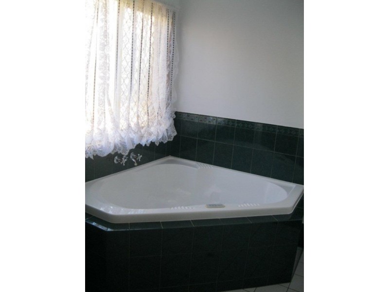 54 Bouganvillea Drive, Middle Ridge QLD 4350