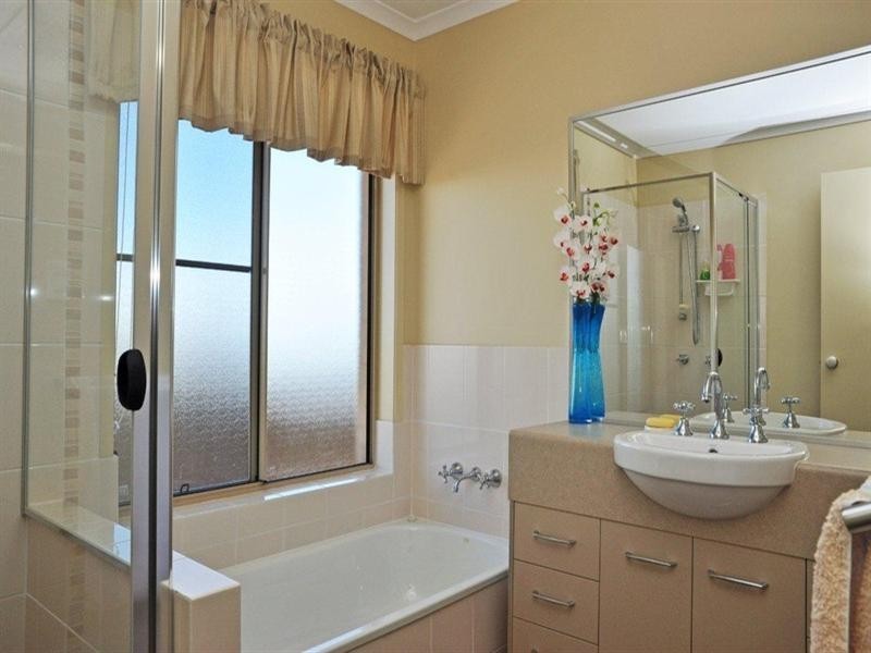 7 Sunset Drive, Glenvale QLD 4350