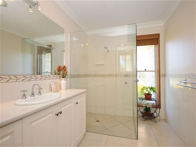 5 Lewis Drive, Meringandan West QLD 4352