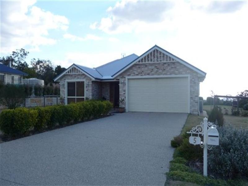 5 Lewis Drive, Meringandan West QLD 4352