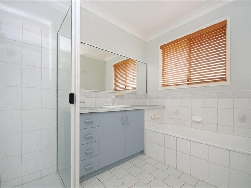 16 Janine Court, Kearneys Spring QLD 4350