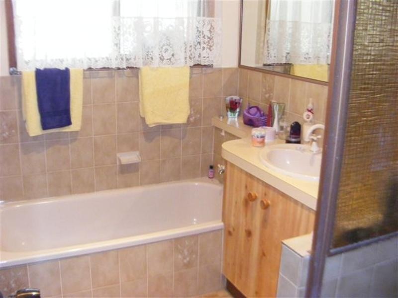 16 Claire-Lee Crescent, Kingsthorpe QLD 4400