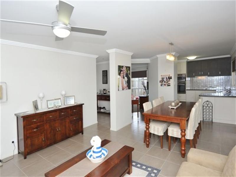 32 Elizabeth Kenny Court, Harristown QLD 4350