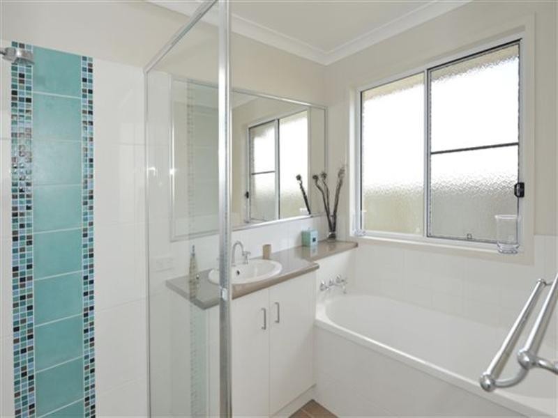 32 Elizabeth Kenny Court, Harristown QLD 4350