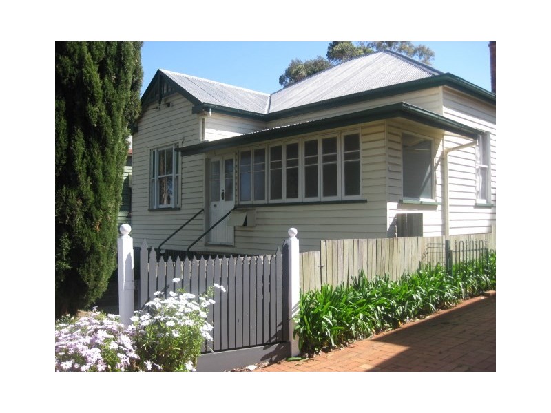 71 Alford Street, Mount Lofty QLD 4350