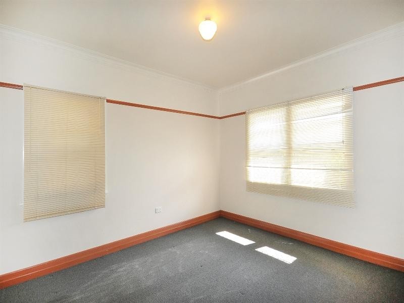 206 Campbell Street, Newtown QLD 4350