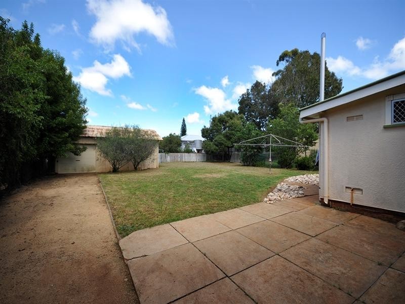 206 Campbell Street, Newtown QLD 4350