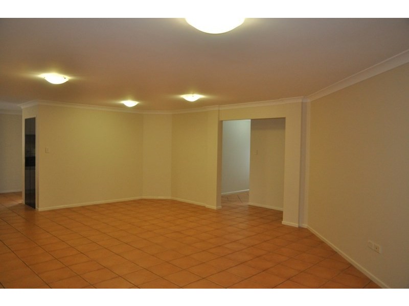 19 Chelwyn Street, Middle Ridge QLD 4350