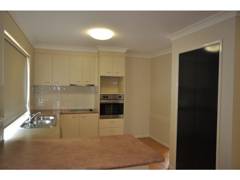 19 Chelwyn Street, Middle Ridge QLD 4350