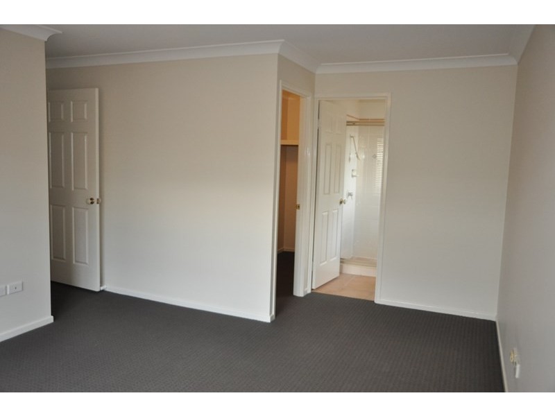 19 Chelwyn Street, Middle Ridge QLD 4350