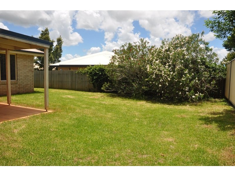 19 Chelwyn Street, Middle Ridge QLD 4350