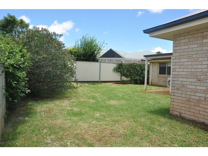 19 Chelwyn Street, Middle Ridge QLD 4350