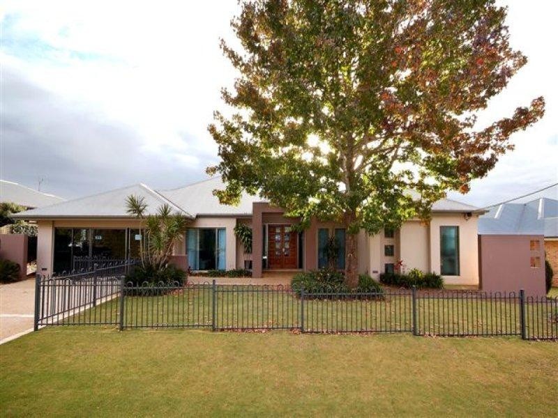 351 Ramsay Street, Middle Ridge QLD 4350