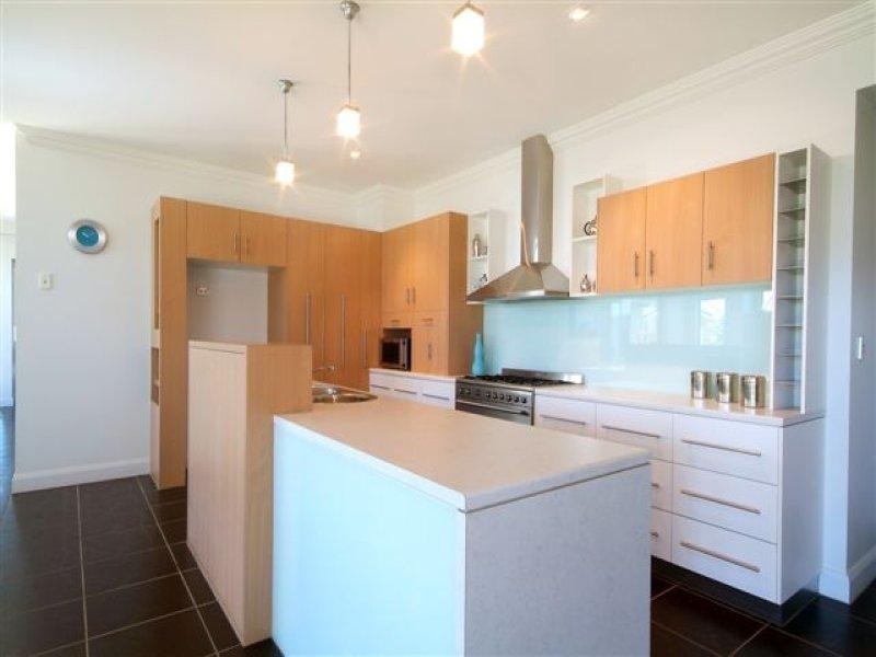 351 Ramsay Street, Middle Ridge QLD 4350