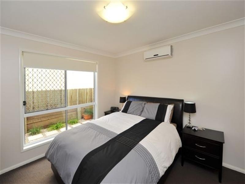 2/52b LLewellyn Street, Centenary Heights QLD 4350